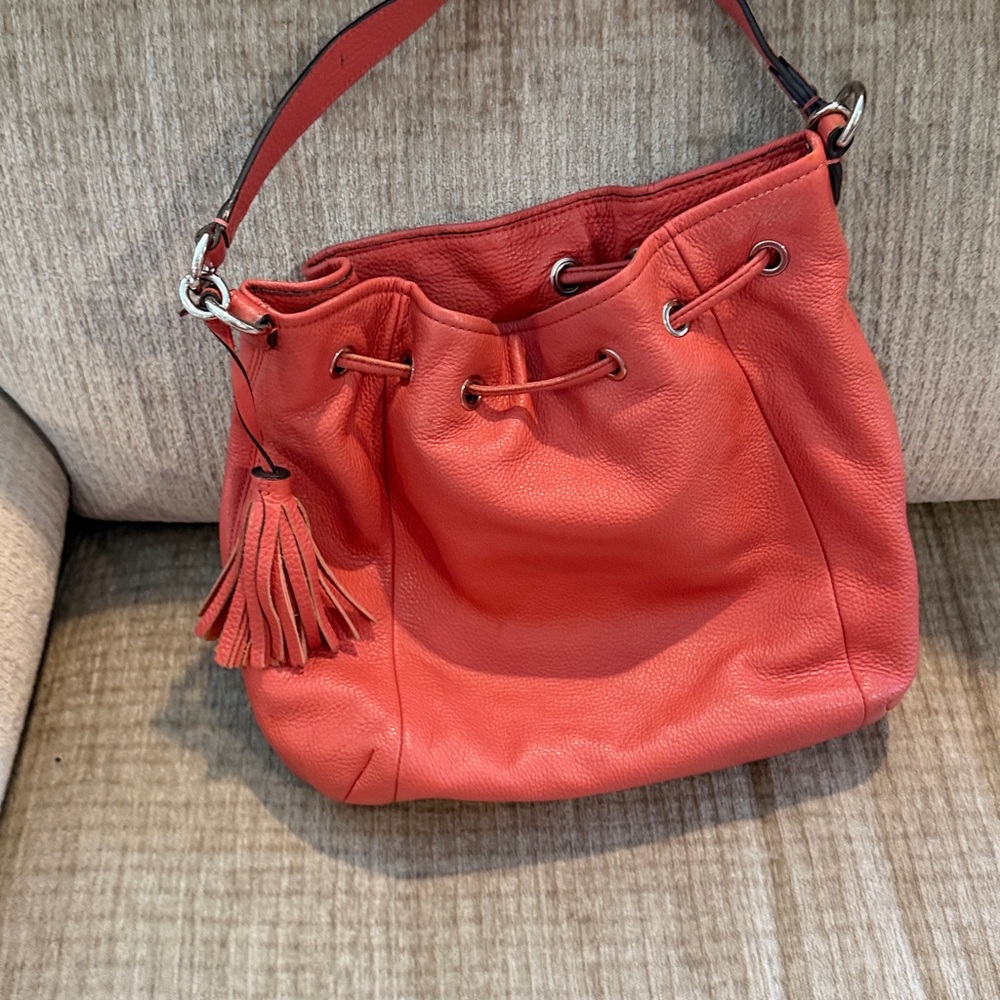 CoachAvery drawstring coral hobo bag Leather Bag with additional shoulder strap - Picture 4 of 12